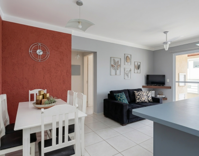 Apto c/ Varanda e Churrasqueira